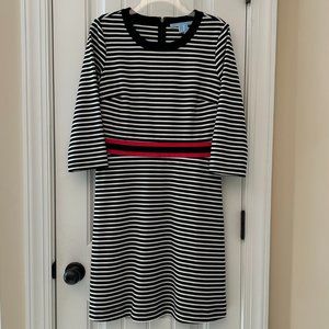 LIKE NEW; DRAPER JAMES 3/4 SLEEVE PONTE KNIT DRESS; SIZE M